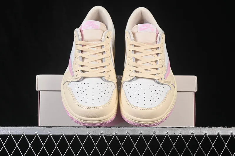 All Categories Air Jordan Jordan series basketball shoes Air Jordan 1 Low LJR version Travis Scott x Air Jordan 1 Low OG AJ1 Joe 1 joint undercut IQ7604-100